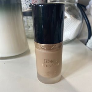 Too Faced Born this way foundation